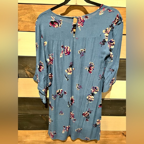 Floral Blue Tunic with Keyhole Detail - Picture 2 of 4